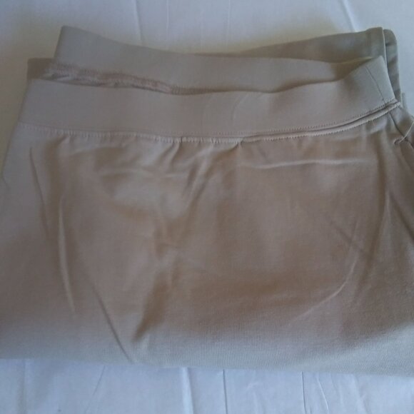 Catherines Khaki Suprema Capris- 4X-NWT - Picture 2 of 3